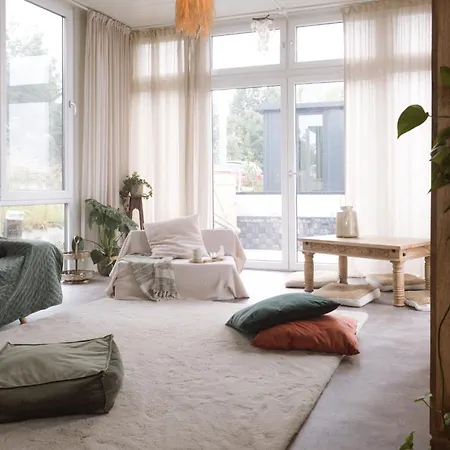 Retreatboat Bali Botel *