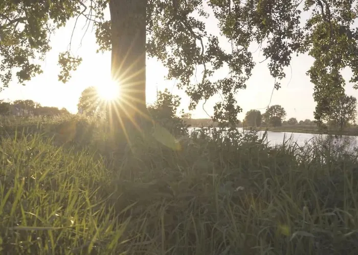 Retreatboat Bali Botel *