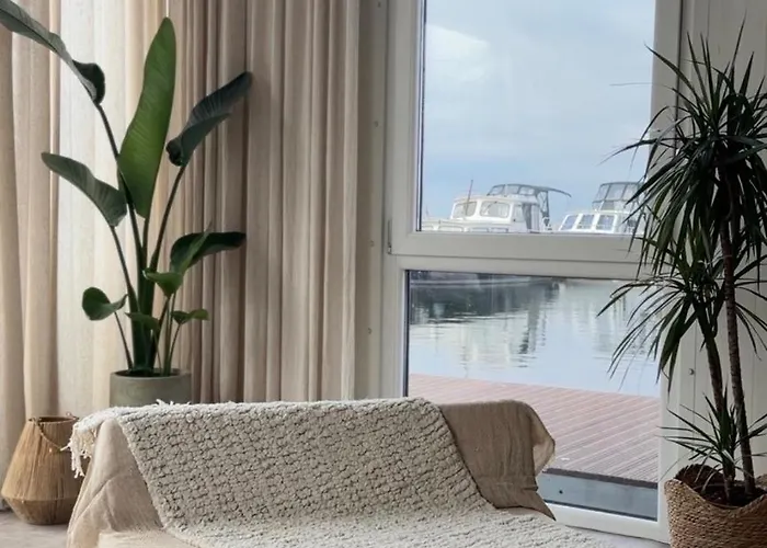 Retreatboat Bali Botel Lithoijen