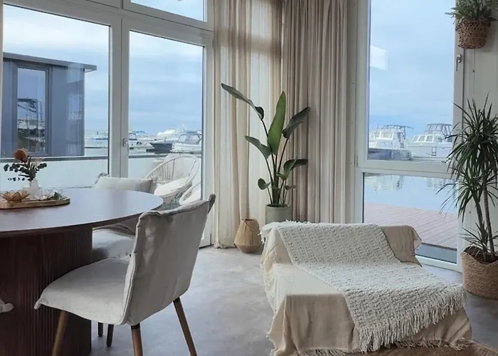 Retreatboat Bali Botel