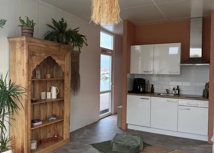 Retreatboat Bali Lithoijen